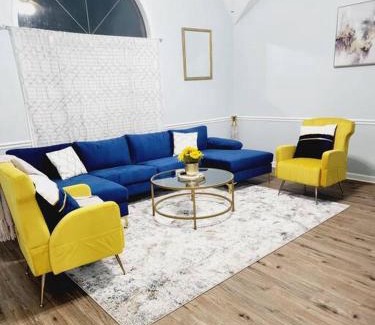 Berclair House | King Bed Cozy Urban Retreat-Central Memphis