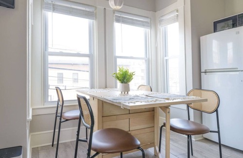 Portsmouth Apartment | King Bed | Downtown Suite | Port City Stays