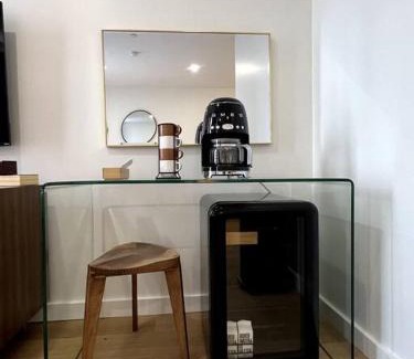 Bangor Apartment | King Bed, Fiber Internet, Heart of Bangor, 50 Roku TV, Room # 208