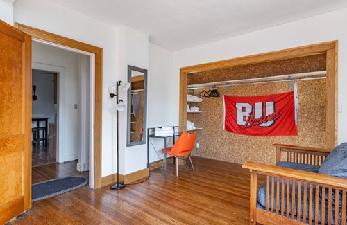 West Peoria House | King Bed, Foosball, and Beyond...