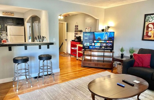 Warfleigh Apartment | King Bed+Game Room+Parking+Broadripple+Restaurants