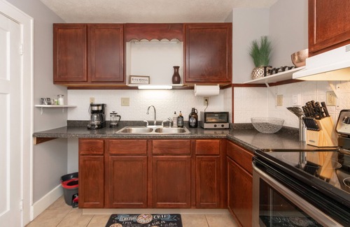 Indianapolis House | King Bed, Garfield Park, Red Line, Downtown Indy!