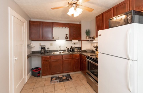 Indianapolis House | King Bed, Garfield Park, Red Line, Downtown Indy!