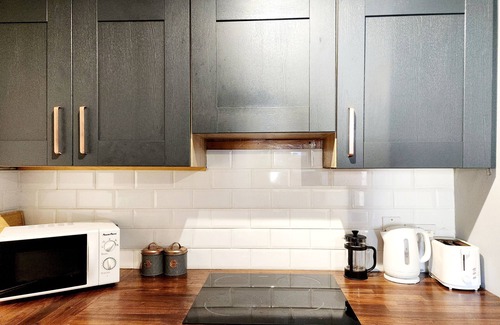 Dublin House | King Bed, Great Location, Close to City Centre/3Arena With Free Private Parking!