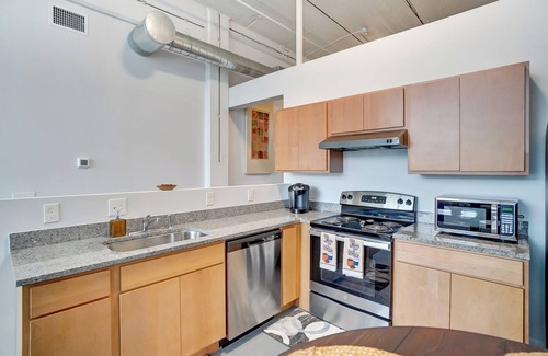 Otterbien Home Apartment | King Bed, Gym, Bike trail, Brewery on site!