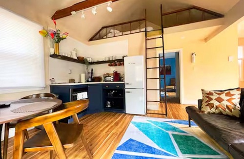 Ellenville Cabin | King Bed & Hot Tub