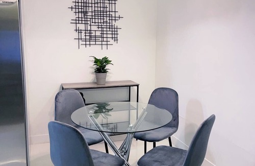 Fremont Condo | King Bed, In-Unit W/D, Carport, Balcony, Netflix