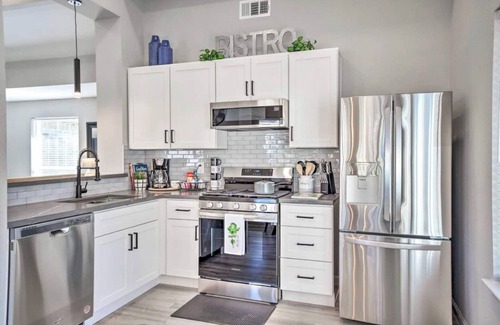 Barker House | King Bed + Office & SUPER Fast WiFi + Stylish Stay