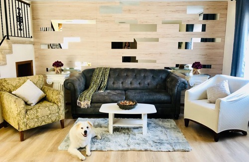 South Daytona House | King bed Pet-Friendly Executive Home, Daytona Beach: Minutes to Beach Speedway