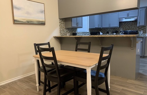 Edinburg House | King Bed Pet Friendly Retreat with Private Terrace in Gated Community!