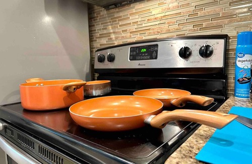 North Houston Apartment | King bed,pool/gym/BBQ@theHeights, LongStayDiscount