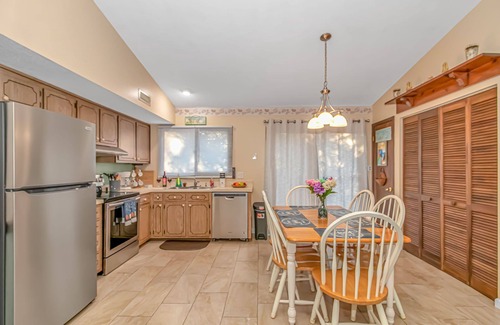 Crescent Beach House | King Bed - Private Deck - Walk To Beach - Arcade - Dogs OK - Baby Gear - Laundry