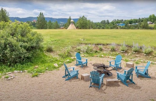 Hot Springs RV Rental | King Bed & Private Bath - Black Hills Eagle Tipi