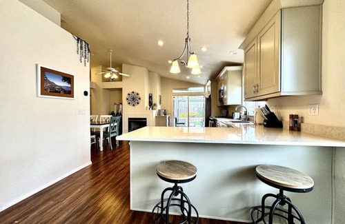 Rancho Cordova House | King Bed Retreat, Pet-Friendly, Rancho Cordova
