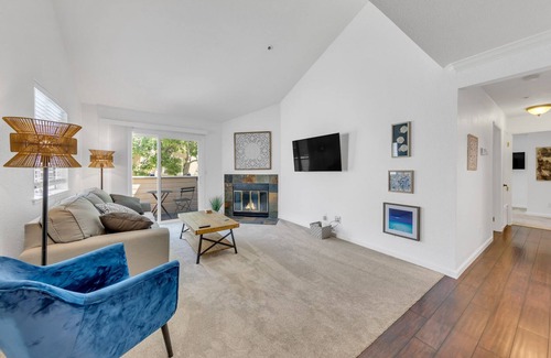 Arden-Arcade Condo | King Bed Suite. CSUS, CalExpo, Arden Fair, Lohmans.