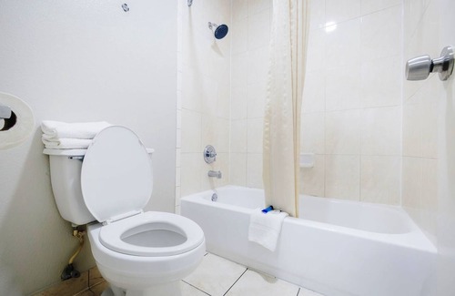 Wharton Hotel | King Bed with Free Breakfast, Parking, Near Riverfront Park