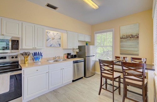 Hyde Park Apartment | King Bed with Office, Close to TGH & UT in South Tampa, Hyde Park