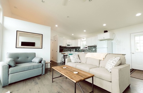 Sault Ste. Marie House | King Bed, Zero Entry, Close to Town