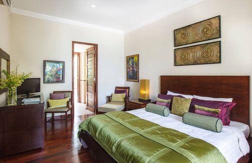 Choeng Mon House | KING bedroom - The Hideaway Suites Boutique Guesthouse - Koh Samui