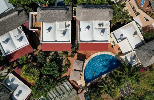 Hidalgo House | King Beds and Air Conditioning in Every Room