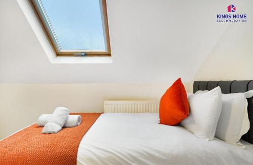 Spencers Wood Apartment | King Beds , CCTV Parking , Relocation and workstays