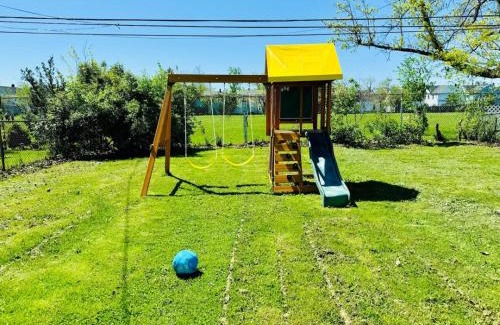 Kenmore House | King Beds -Pet Friendly Fully Fenced Yard