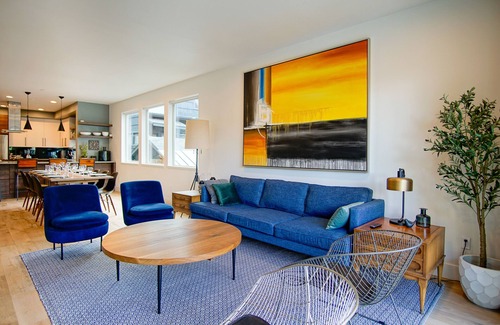 Eliot House | King Beds, Roofdeck, AC, Best Area with 95 WalkScore