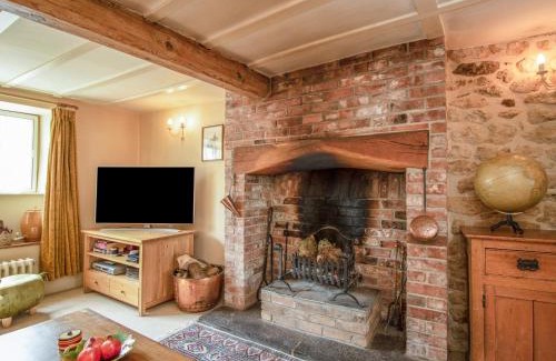 Broadwindsor House | King Charles Cottage