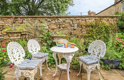 Broadwindsor Cottage | King Charles Cottage