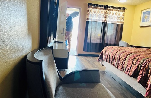 Pasco Hotel | King City Motel by OYO Pasco
