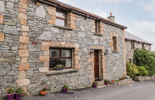 Cleggan Cottage | KING COTTAGE, family friendly in Cleggan, County Galway