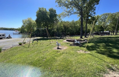 Benton RV Rental | King Creek resort daily campsite #30
