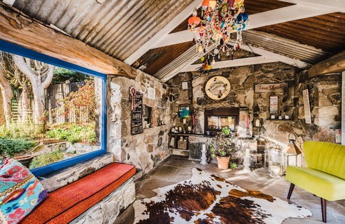 St Austell Bed & Breakfast | King-Ensuite with Bath-The Hideaway