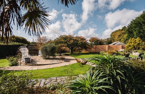 St Austell Bed & Breakfast | King-Ensuite with Bath-The Hideaway