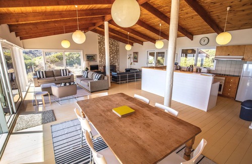 Duncan House | King George Beach Retreat