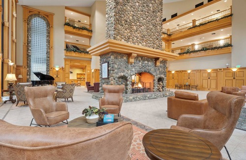 North Bonneville Resort | King Jacuzzi Mountain View