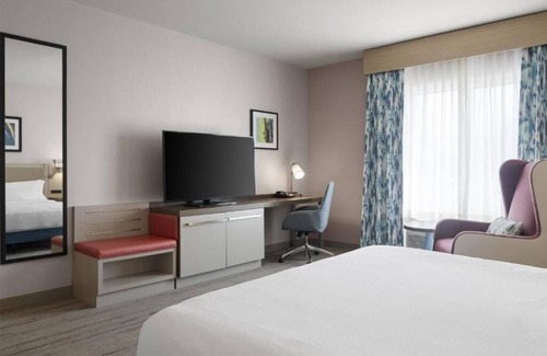 Albuquerque Hotel | King Junior Suite + Sofabed | Dining & Attractions