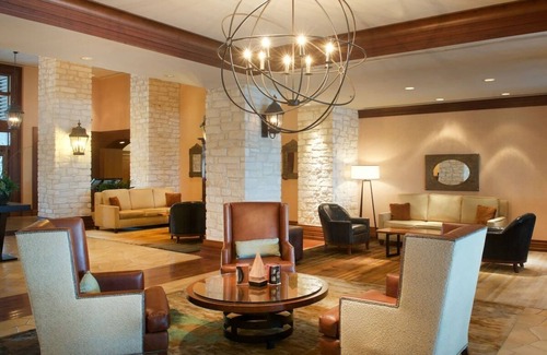 Lakeway Hotel | King Lakeview with Balcony at Lakeway Resort & Spa, Pool!