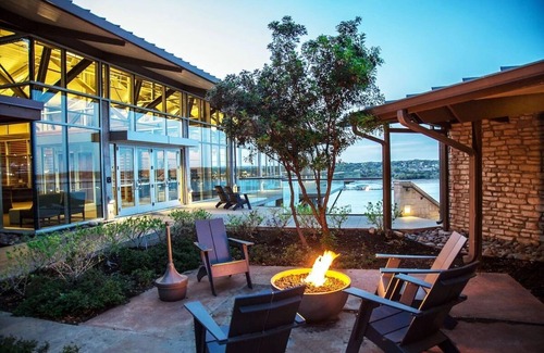 Lakeway Hotel | King Lakeview with Balcony at Lakeway Resort & Spa, Pool!