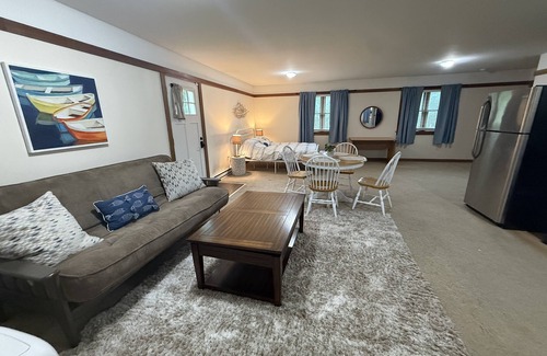 Lake Ariel House | KING LOFT/SUITE Rental- Luxurious Lakefront on Lake Wallenpaupack