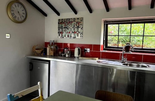 Runham Apartment | King of Hearts & Ace of Clubs Family Space