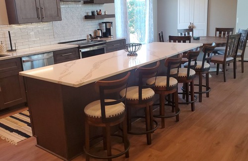 Blair House | King of the hill. Gorgeous views. Close to the city, in serene/quiet country.