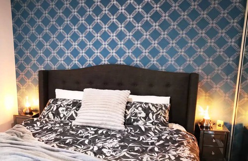 Adelaide Central Business District Apartment | King on Sturt - Cute, family and pet friendly apartment with rooftop terrace.