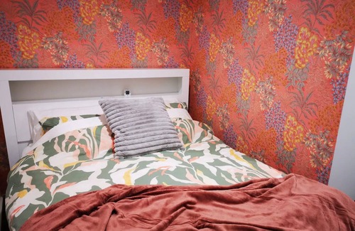 Adelaide Central Business District Apartment | King on Sturt - Cute, family and pet friendly apartment with rooftop terrace.