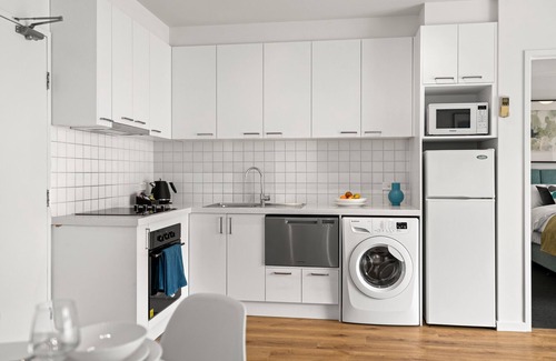 Burwood Apartment | King One Bedroom Executive Apartment