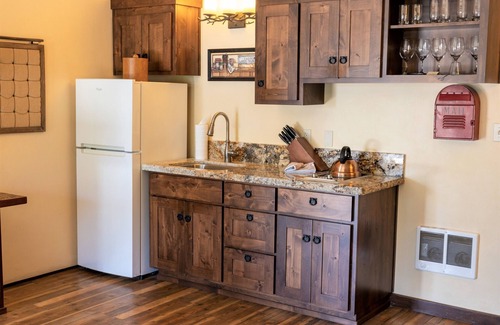 Tahoe Vista Apartment | King One Bedroom Suite
