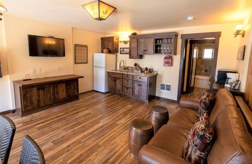 Tahoe Vista Apartment | King One Bedroom Suite