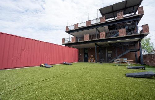 Shelby Park Apartment | KING Penthouse Sleep8 4Bed 3BR 2BA Swepson Loft