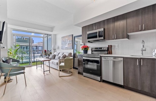 Pickering Condo | King Queen Beds, Deep tub, Huge Balcony near Pickering Casino