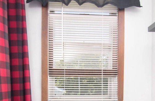 Balsam Lake Apartment | King Room 11 Outdoors Inn -Balsam Lake Upstairs